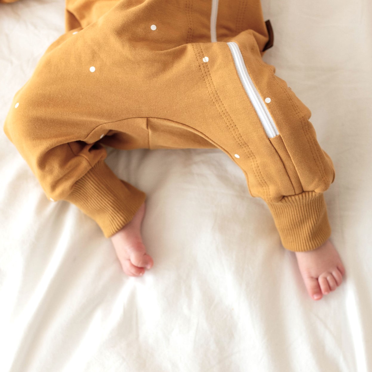 Overal na zip puntíkatý